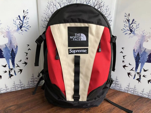 El viaje a la elegancia: mochila Supreme x The North Face Expedition