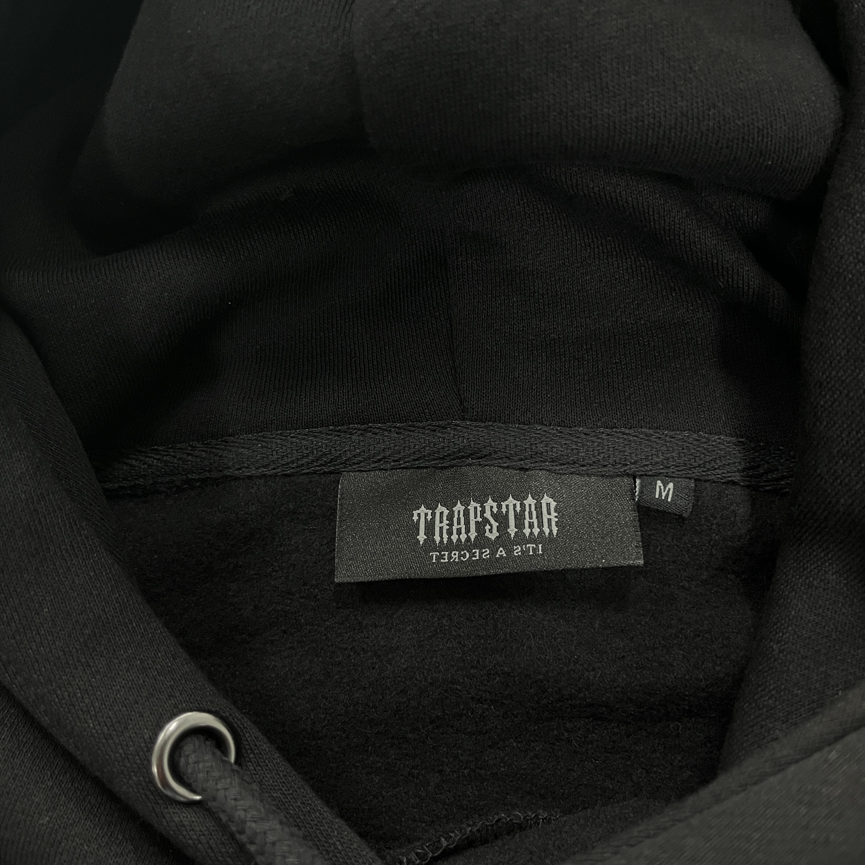 TRAPSTAR IRONGATE ARCH CHENILLE BLACK ICE EDITION - Conjunto Exclusivo