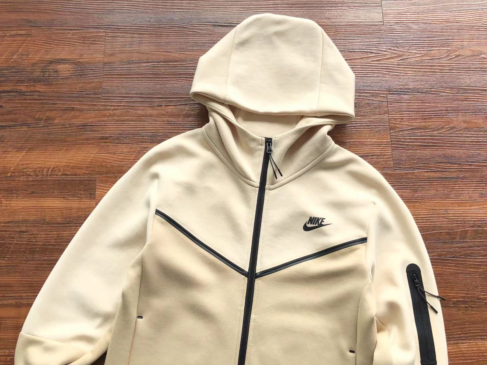 KIT/CONJUNTO - Nike Sportswear Tech Fleece Hoodie & Joggers Set - Beach Brown/Black - Image 3