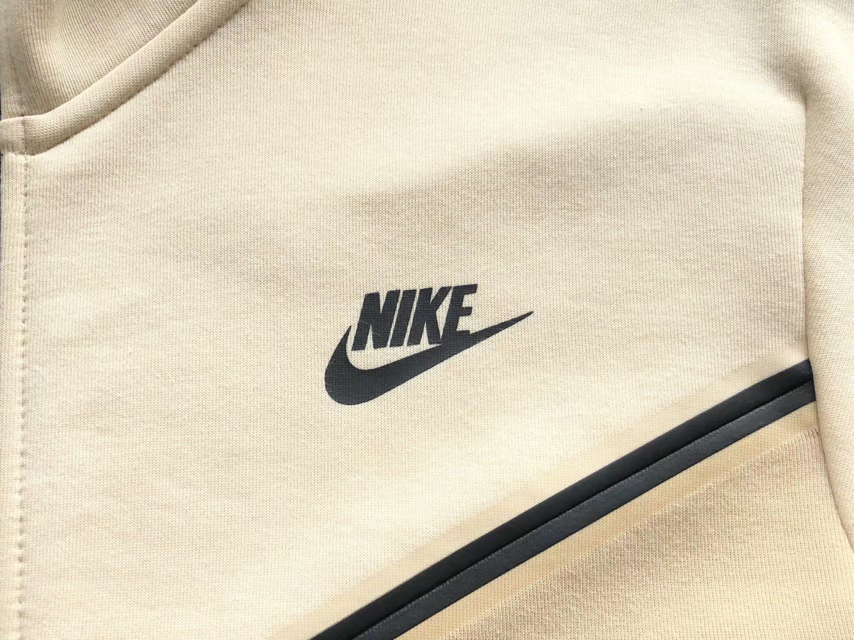 KIT/CONJUNTO - Nike Sportswear Tech Fleece Hoodie & Joggers Set - Beach Brown/Black - Image 5