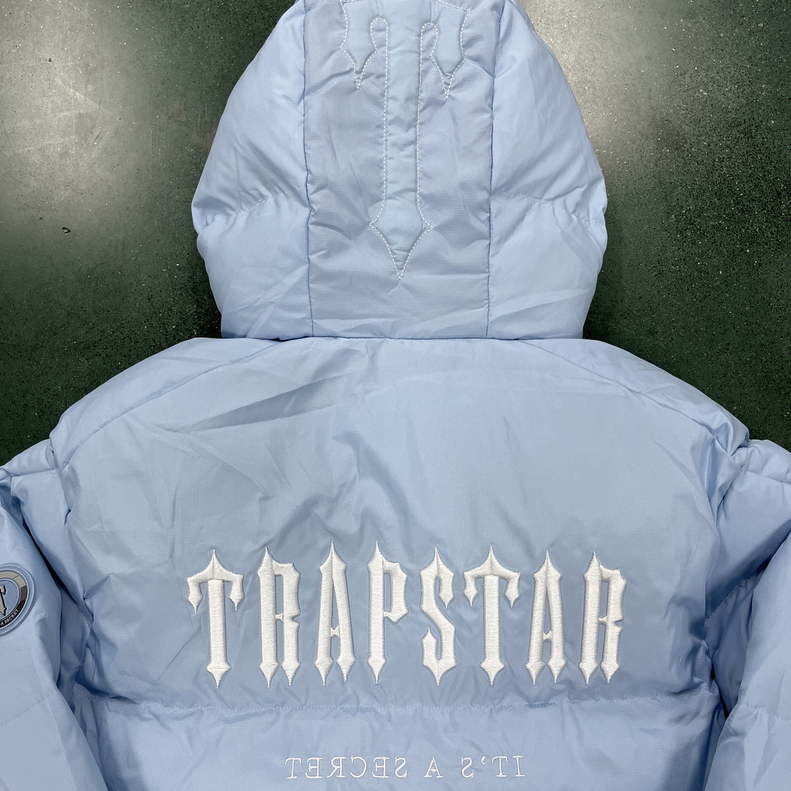 Chaqueta puffer con capucha Trapstar Decoded 2.0 en azul hielo Hombre -  FW22 - ES