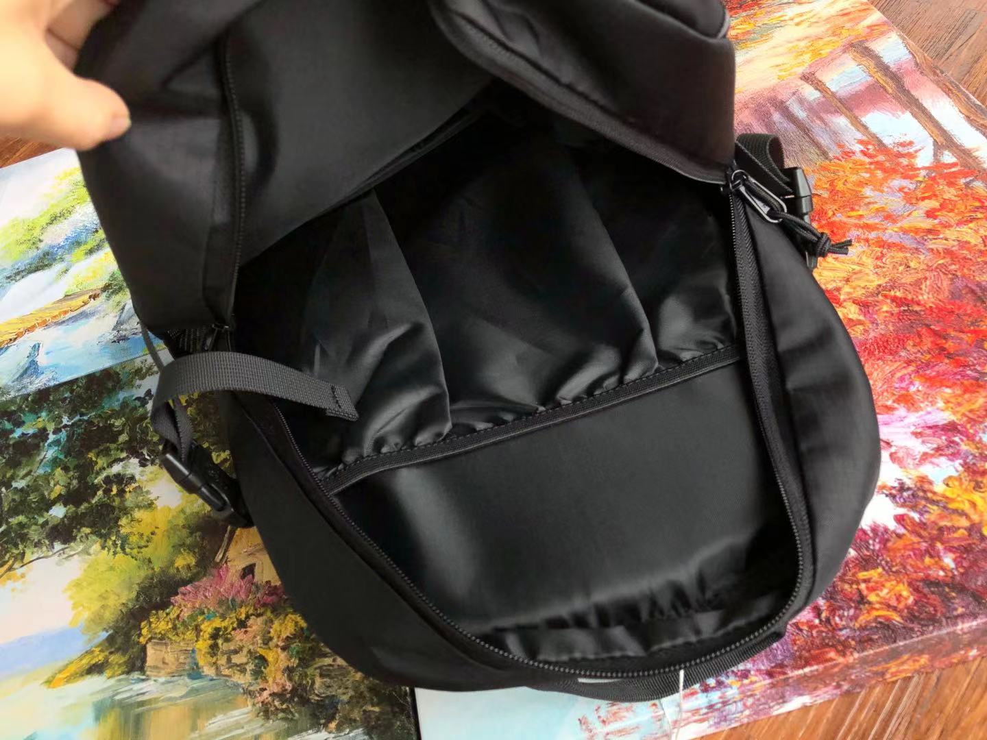 Master Urban Style with the Supreme Backpack Black (17SS)