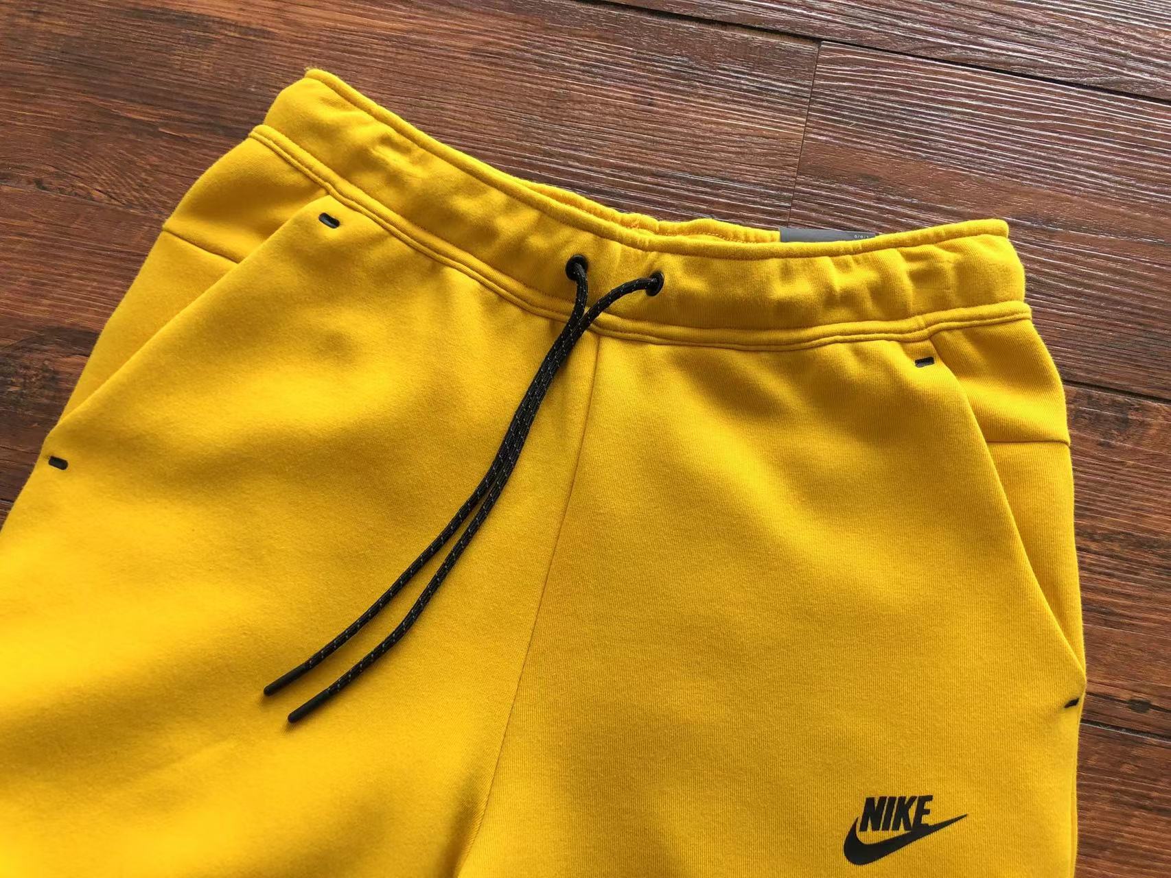 KIT/CONJUNTO - Nike Sportswear Tech Fleece Hoodie & Joggers Set - Yellow/Black - Image 11