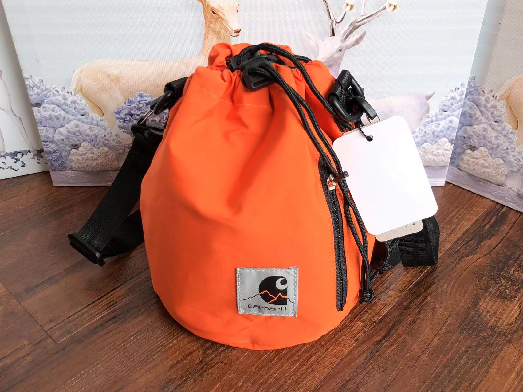 Descubre el estilo perfecto con la mochila Carhartt PAYTON