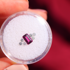 Anillo de rodolita con diamantes - by Sofia Diaz