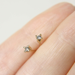 Mini studs de diamantes en internet