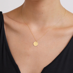 Collar disco con inicial y diamante - comprar en línea