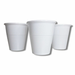 VASOS PLASTICOS BLANCOS