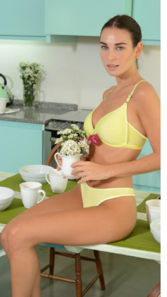 TI492-Conjunto triangulo taza soft y cola less de microfibra