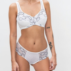 ST604 BOMBACHA ALTA LYCRA CON ENCAJE