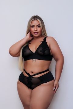 Conjunto Cleo Fernandes Plus Size na internet