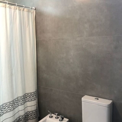 Baño revestido en porcelanato Cemento Natural Satinado 80*80