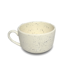 Taza mediana de cerámica con asa