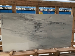 Lamina en pallet de Venato Black 1.20 x 2.40 pulido