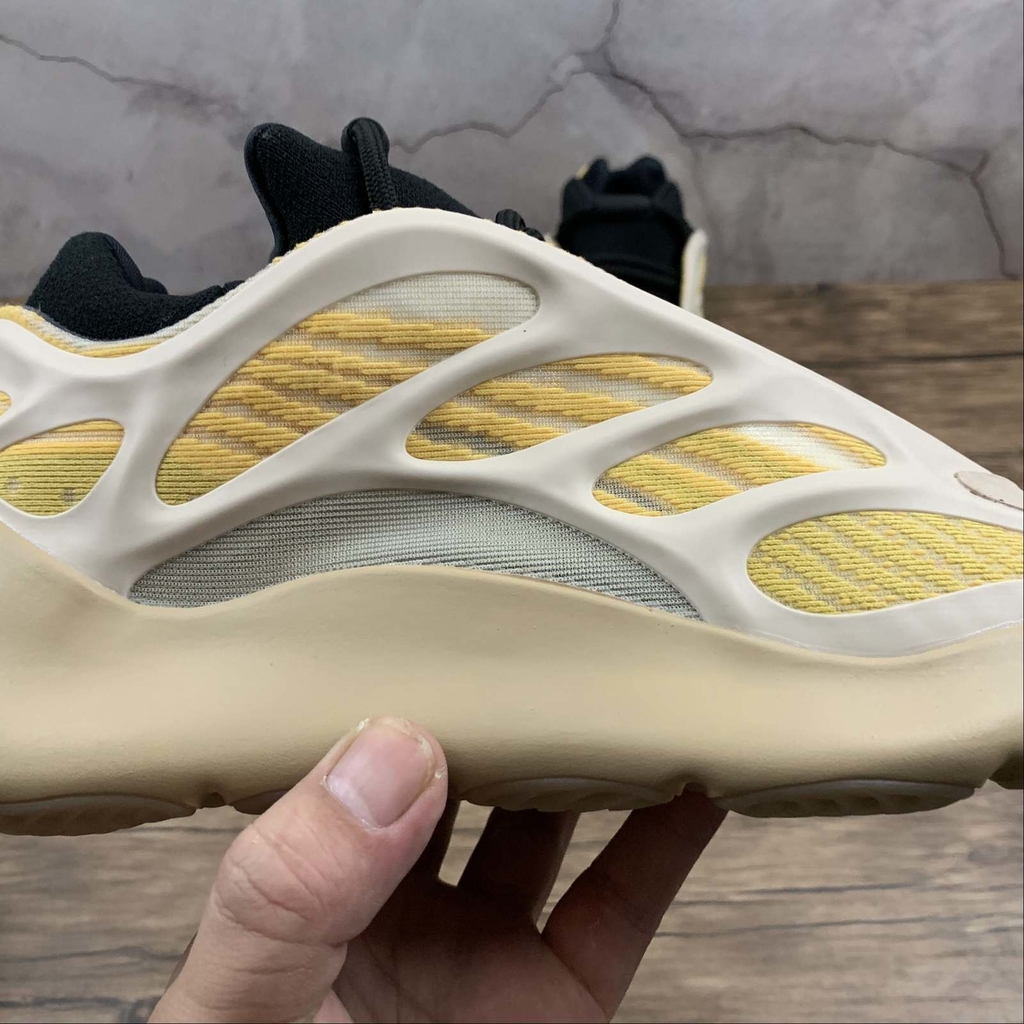 評判は ADIDAS YEEZY 700 V3 SAFFLOWER メンズ | bca.edu.gr