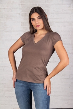 Remera Escote V Lisa - TM8130 - tienda online
