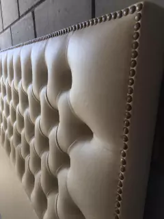 Respaldo de Cama Capitone y Tachado - DEMUEBLES.COM.AR