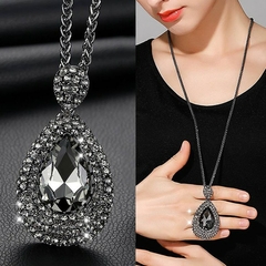 Colar Feminino Elisabeth na internet