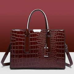 Bolsa Feminina Scarlet na internet