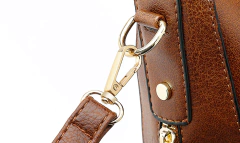 Bolsa Feminina Pietra na internet