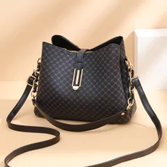 Bolsa Feminina Carol na internet
