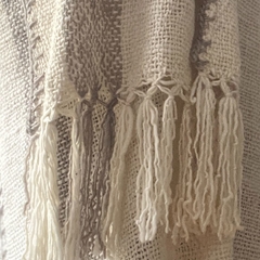 Ruana color crudo con raya gris - comprar online