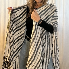 Ruana Rayada | Color Crudo y Negro