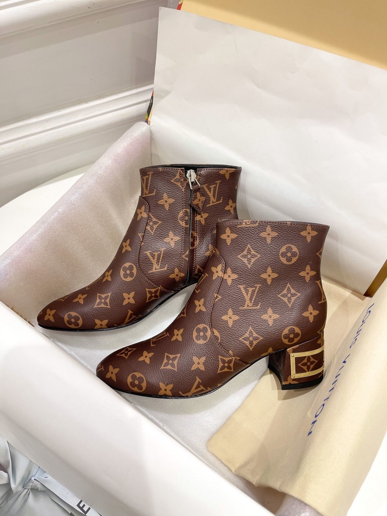 Louis Vuitton Bota em Canvas LV