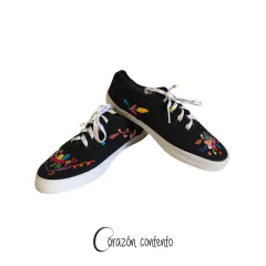TENIS DE AGUJETA COLOR NEGRO NUMERO 24 - comprar en línea