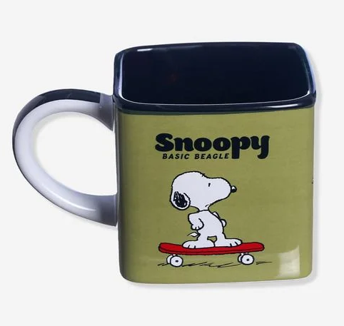 Caneca Cubo Snoopy Basic Beagle Skate Cachorro Charlie Brown