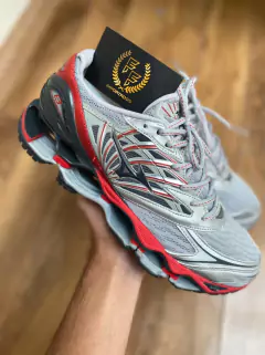 Tênis Mizuno Wave Prophecy 8 – Cinza, Vermelho e Preto