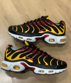 Tênis Nike Tn – Preto, amarelo e vermelho