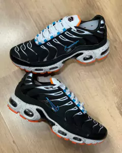 Tênis Nike Tn – Preto, azul, laranja e branco