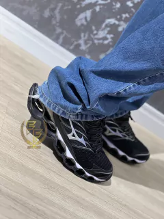 Tênis Mizuno Wave Prophecy 11s - Preto, branco e cinza