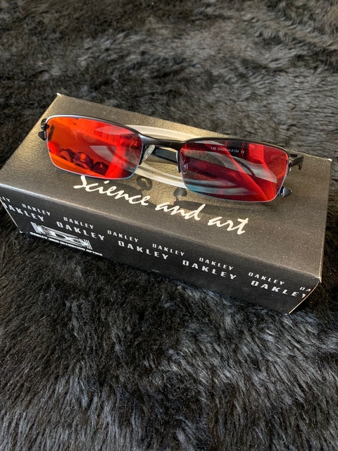 Óculos de Sol Trump Oakley - Comprar em Use Drope