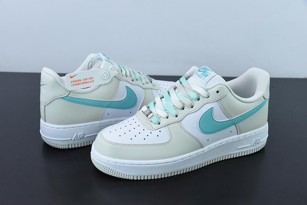 Nike air force 1 low top green glow
