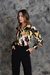 Camisa Irina estampa con violetas, uvas y negros
