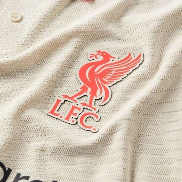 Camisa Liverpool II 21/22 Marfim - Nike - Masculino Torcedor