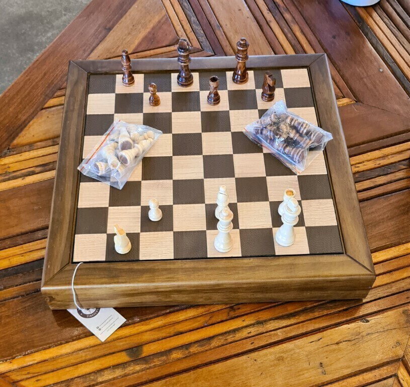 jogo-de-xadrez-escolar-em-madeira-072