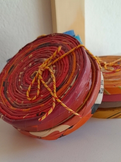 Posavasos de revista Rojo