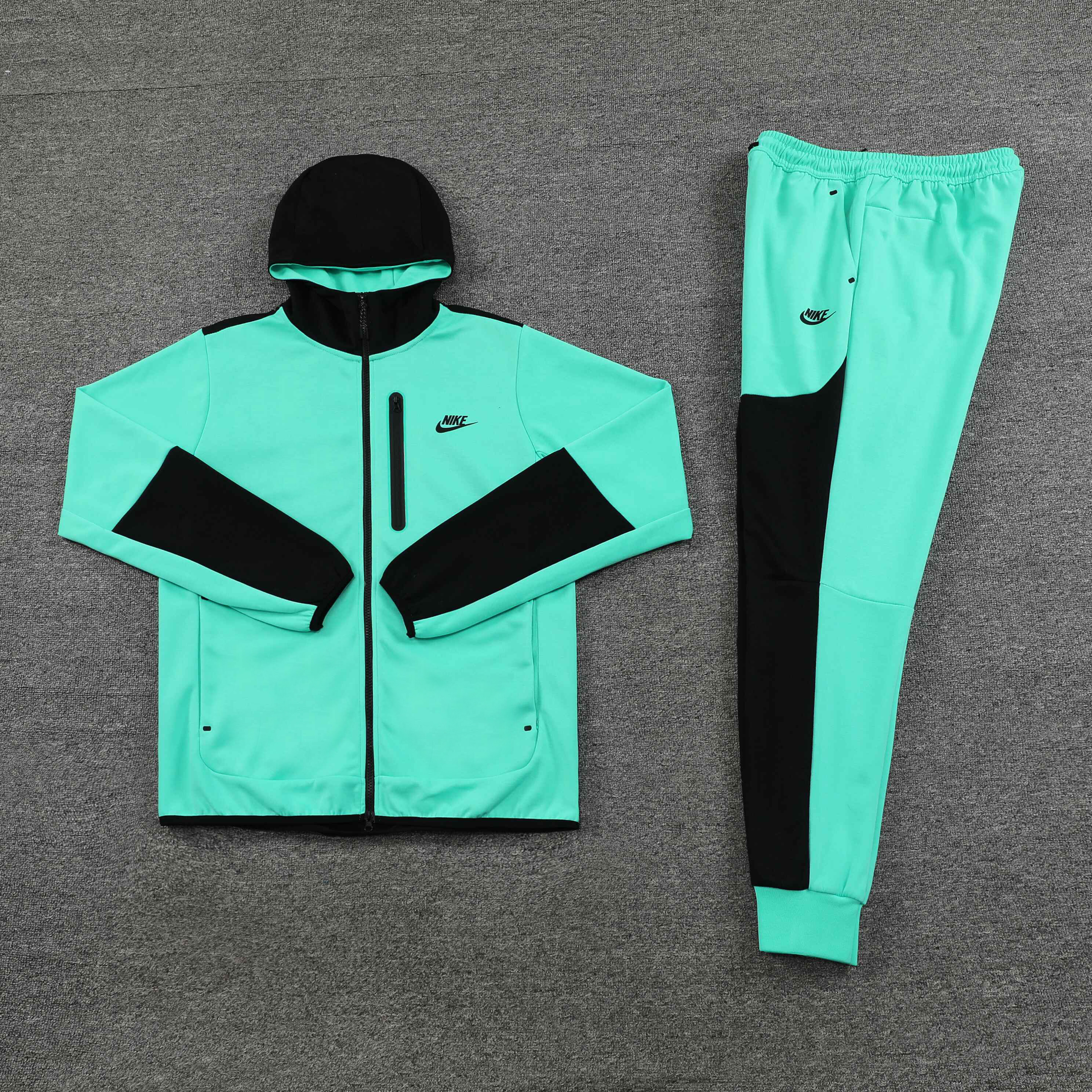 Conjunto Nike Sportswear Tech Fleece Preto