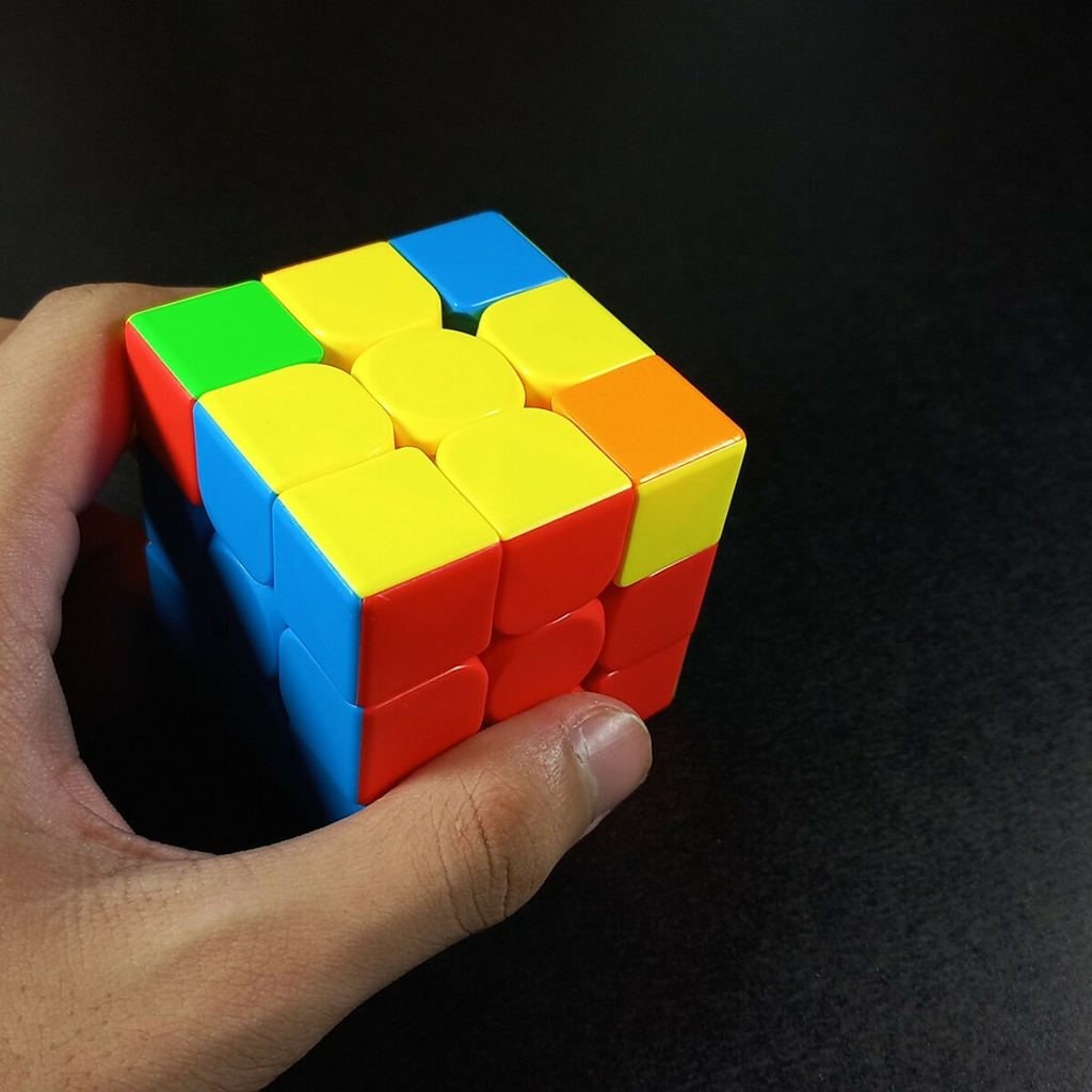 Cubo Mágico 3x3x3 Com Sistema De Giro Rápido