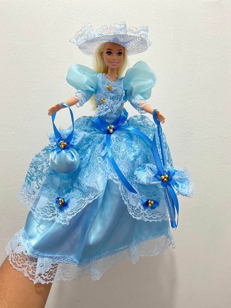 Barbie antiga vestido azul