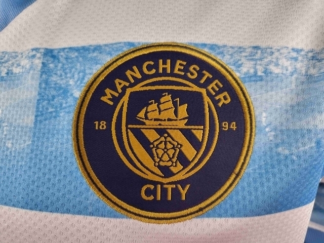 Camisa Manchester City 22/23 Versão Torcedor Pré-Jogo - Azul