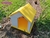 Casa para perro chico modelo minimalista Amarilla en internet
