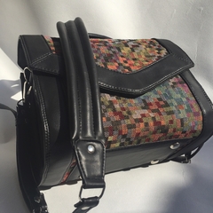 Bolsa pixel colorida na internet