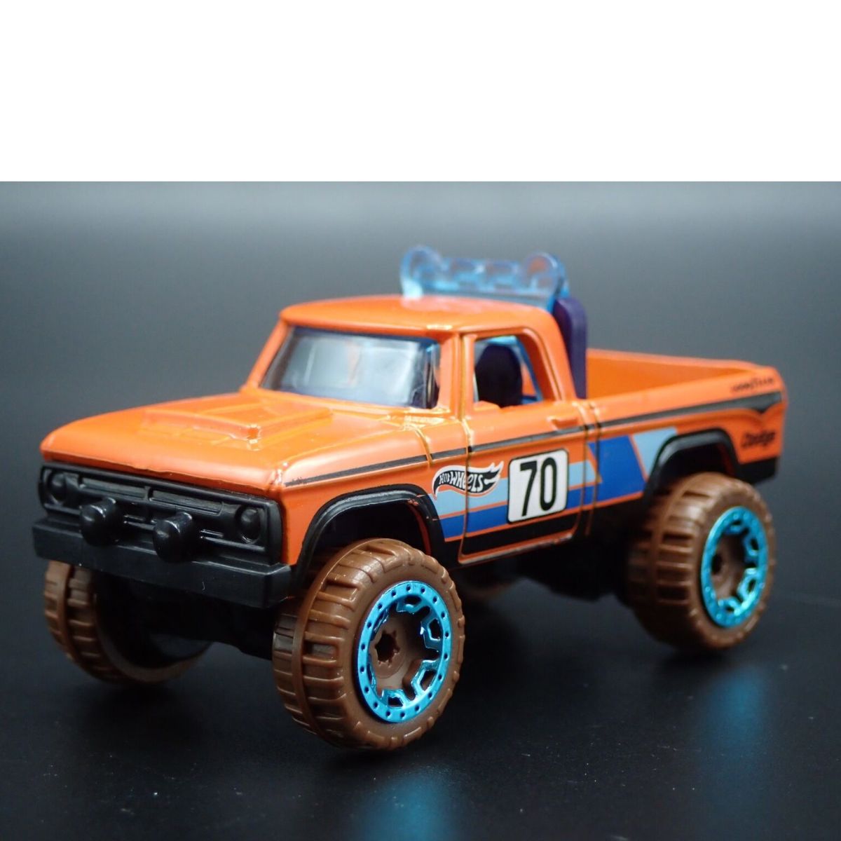 carrinho-hot-wheels-70-dodge-power-wagon