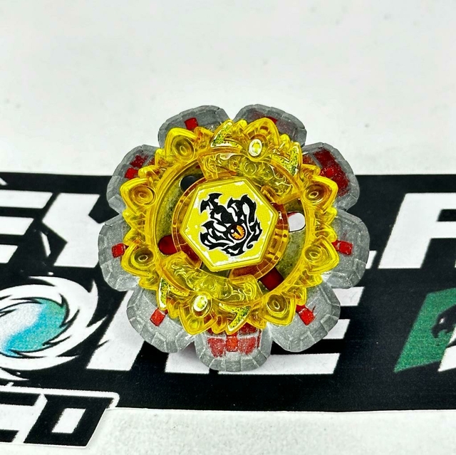 DIVINE CROWN TAKARA TOMY - Beyblade Store México