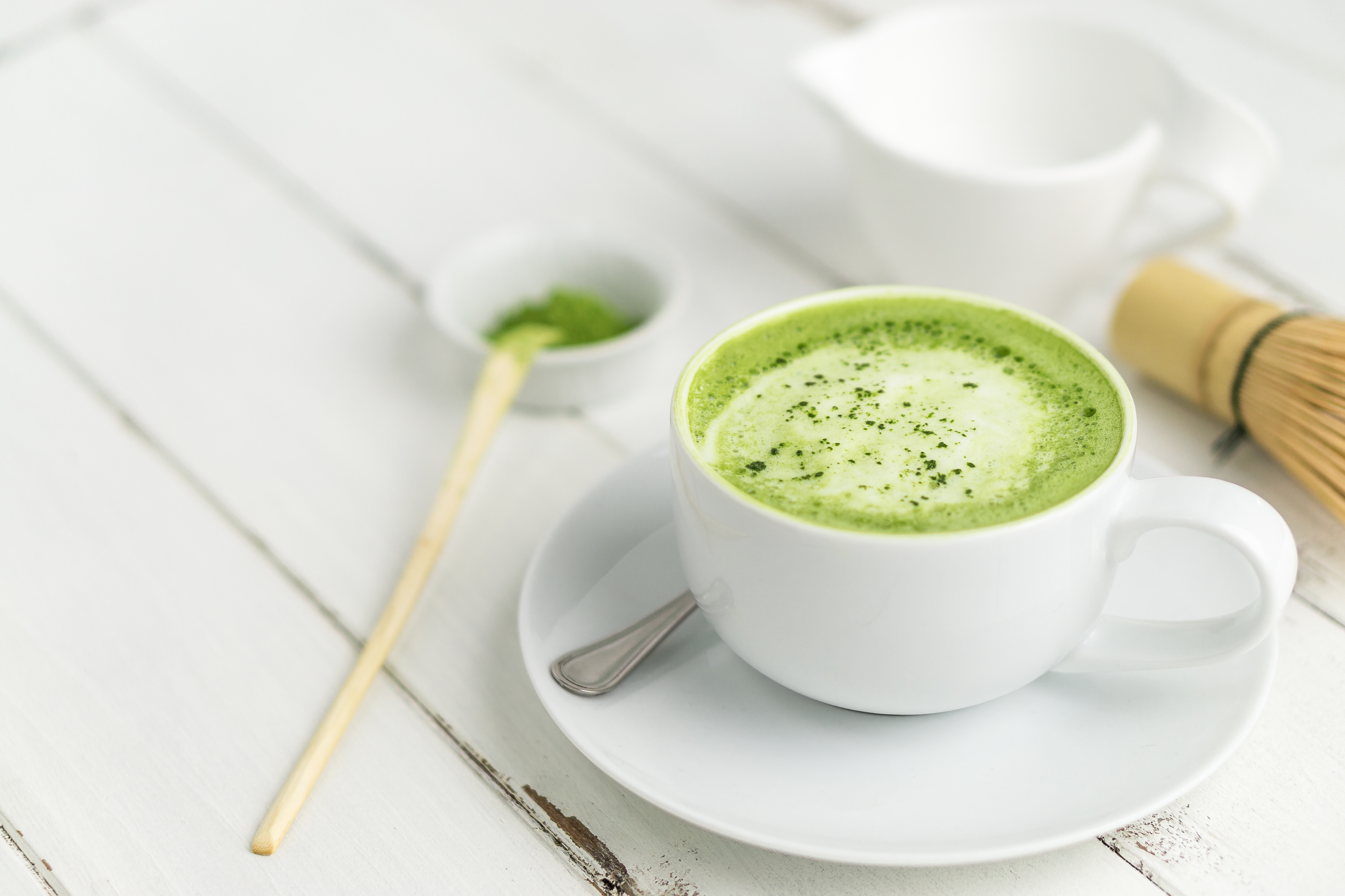 Delicioso Matcha Latte, prepáralo con el inigualable sabor de Kumoritea. Salud y bienestar.