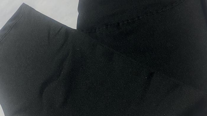 Detalle de tela Capris Lisos FN Indumentaria